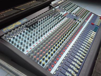 มิกเซอร์ mixer midas vienis 32 ch 6 aux รุ่นยอดนิยม เสียงแน่นแบบฉบับ midas เยอรมัน